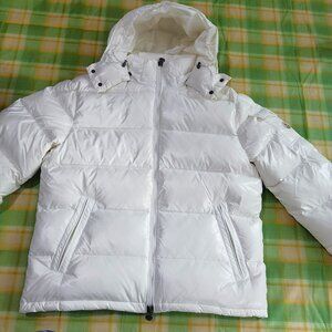 Lightweight Short Simple Moncler Down Jacket